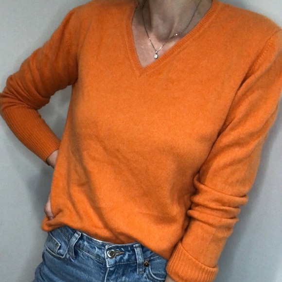 LINE 100% Cashmere V-neck orange Sweater In size Large - Picture 2 of 7
